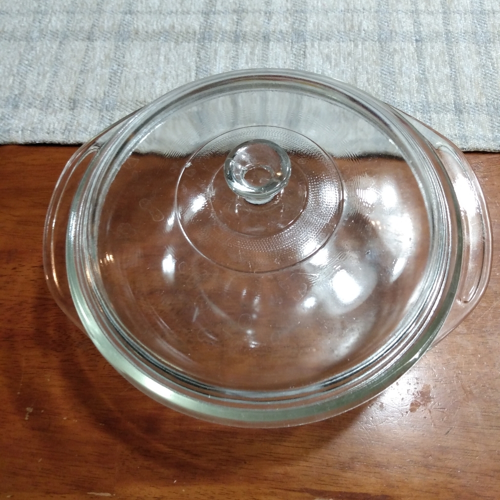 Glass Pyrex Casserole Dish with Lid